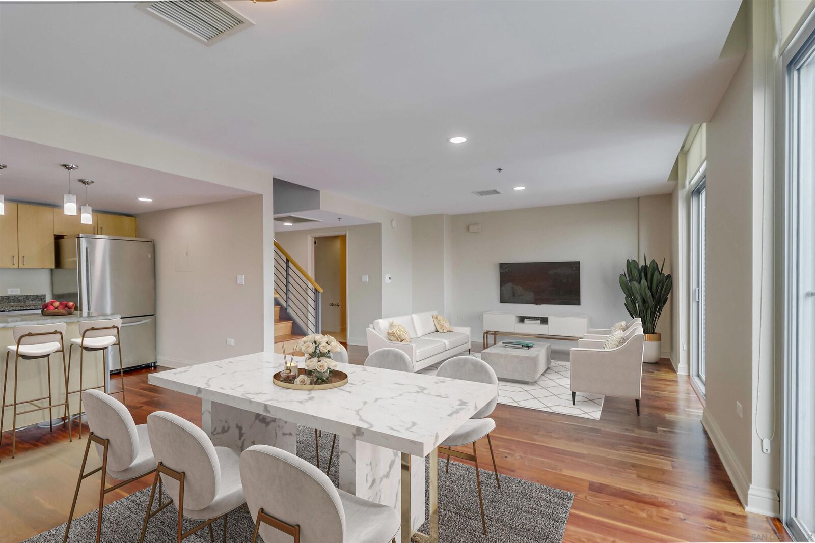 Property Photo:  425 W Beech 1707  CA 92101 