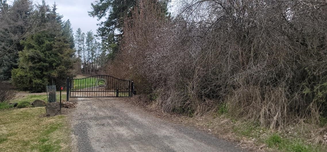 Property Photo: 1812 S Royal St WA 99224