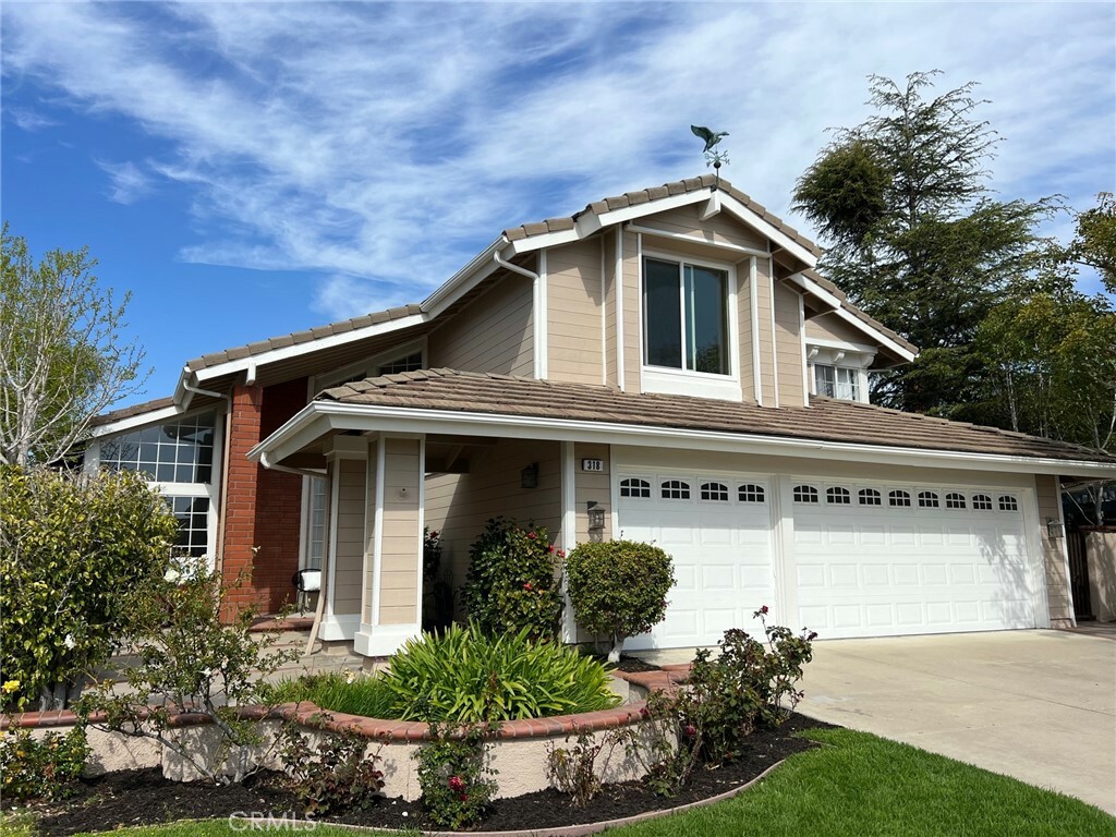 Property Photo: 318 Calle Corral CA 92673