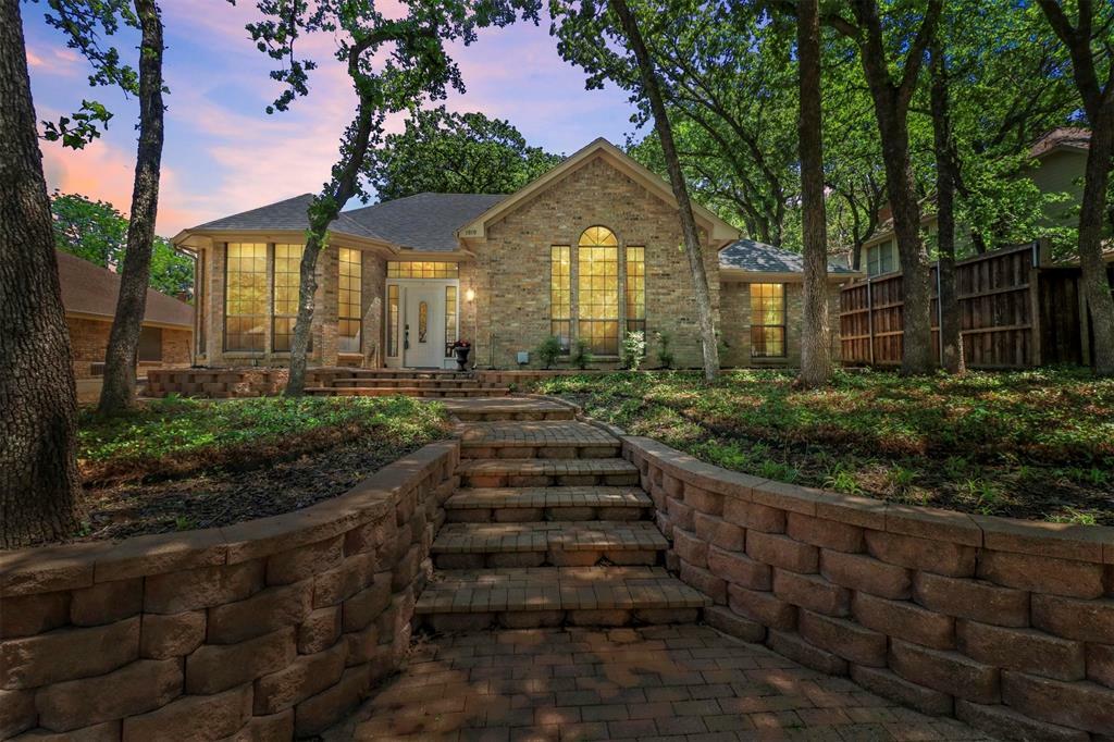 1010 W Winding Creek Drive  Grapevine TX 76051 photo