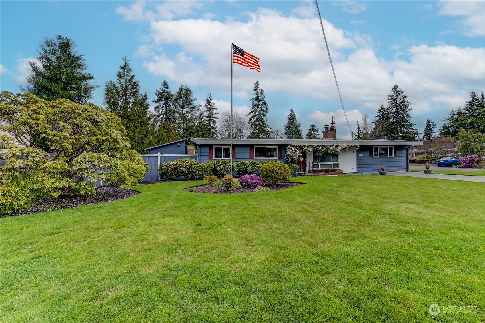 Property Photo: 7915 192nd Place SW WA 98026
