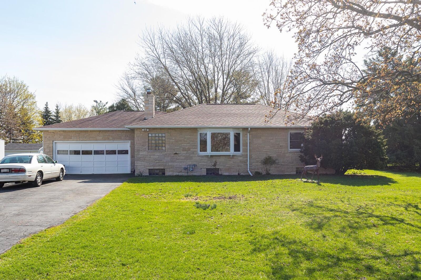 Property Photo: 1055 Cold Spring Road WI 54956