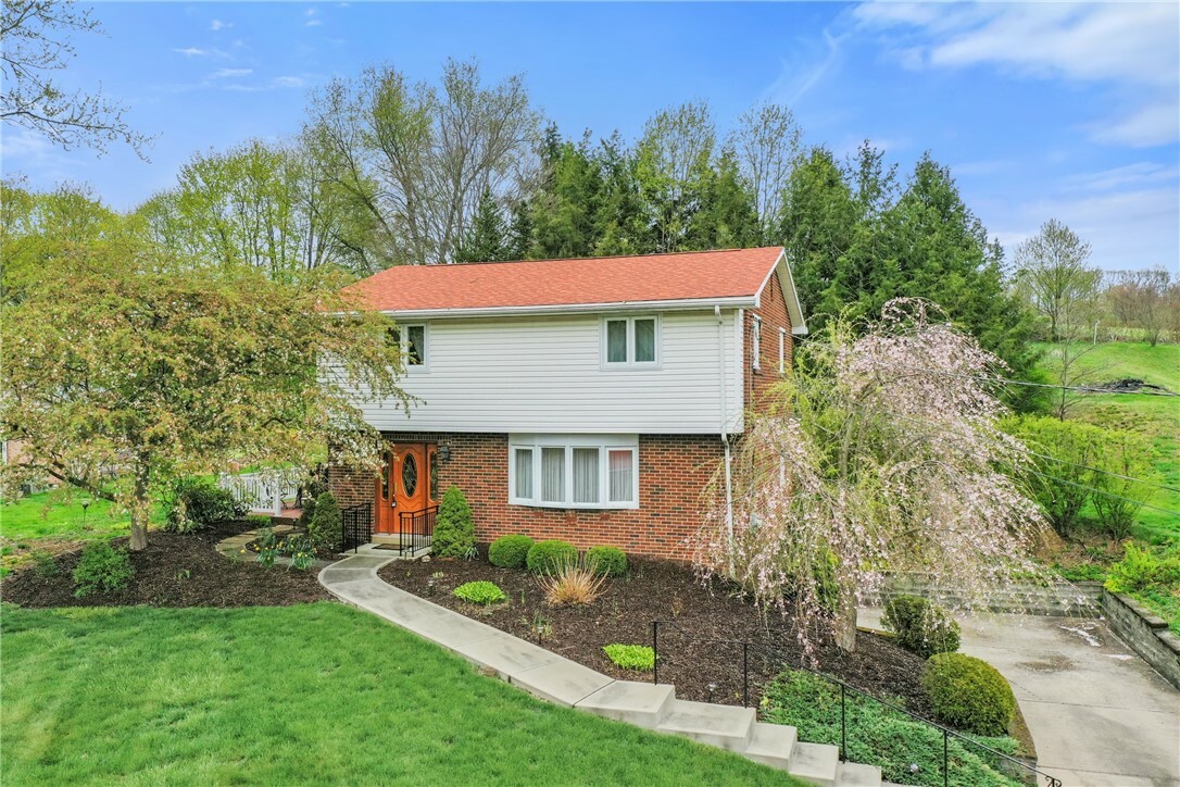 Property Photo: 239 Ekastown Rd PA 16055