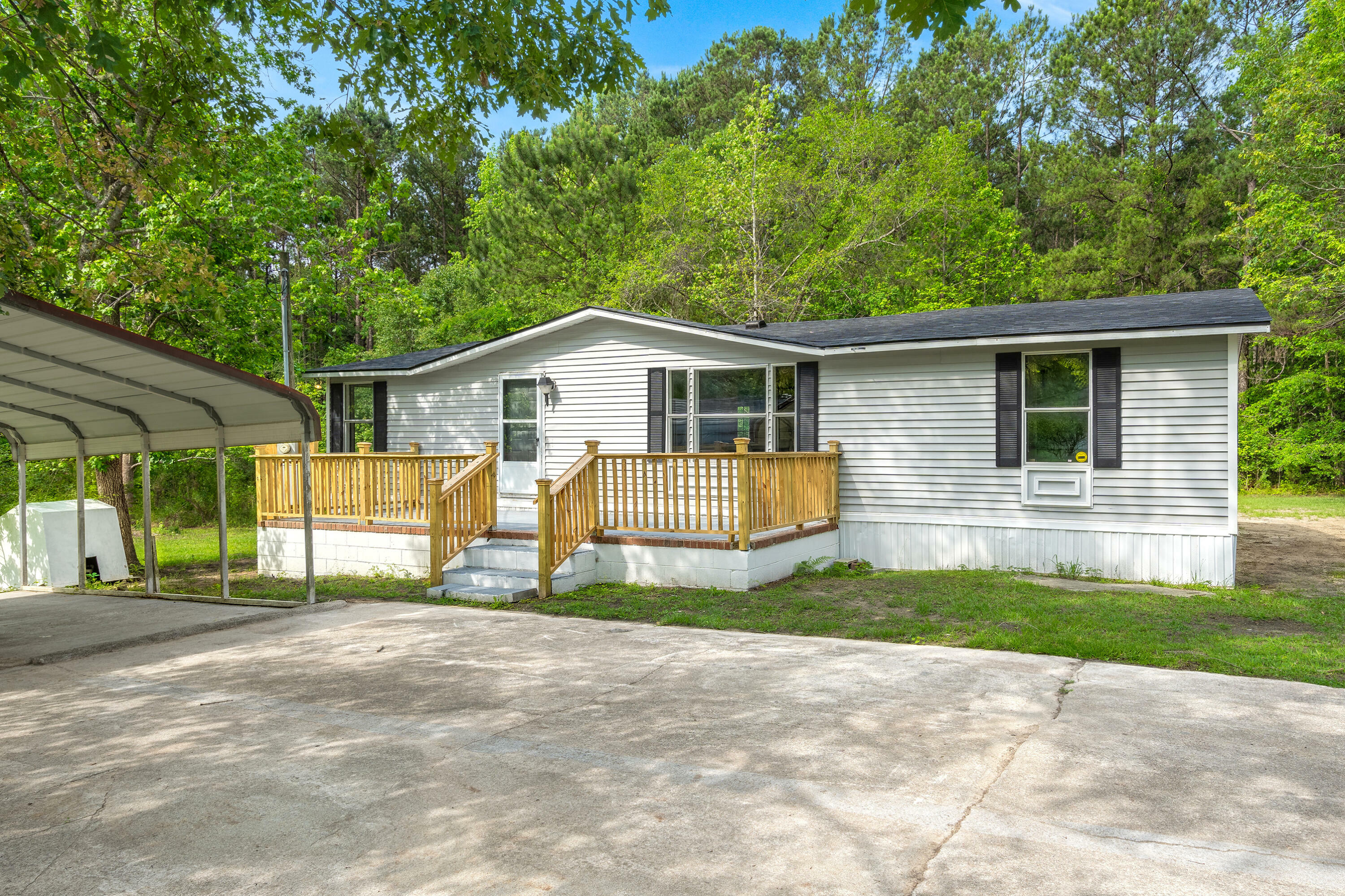 Property Photo:  163 Tucker Road  SC 29483 