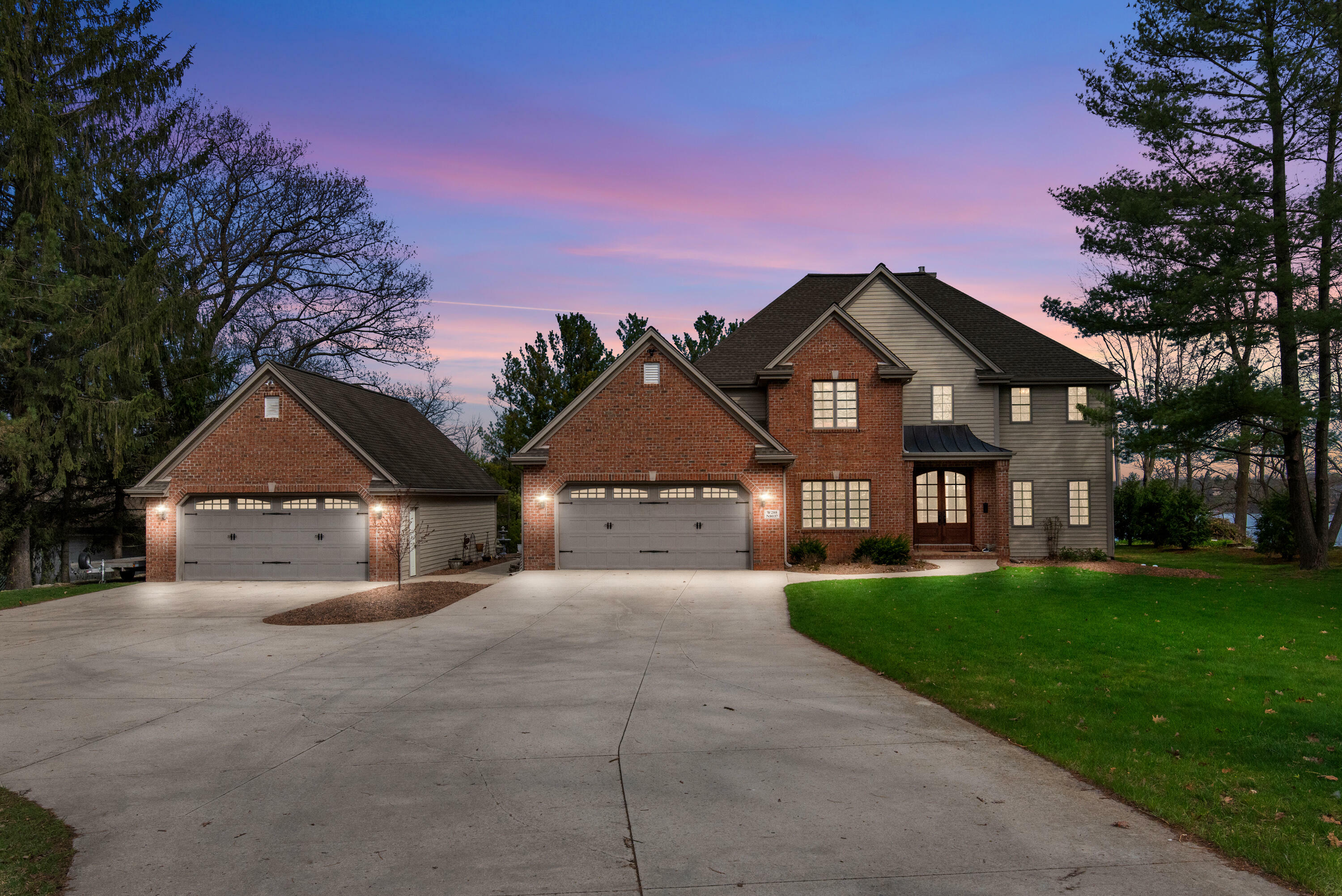 Property Photo: W288n8037 Park Dr WI 53029