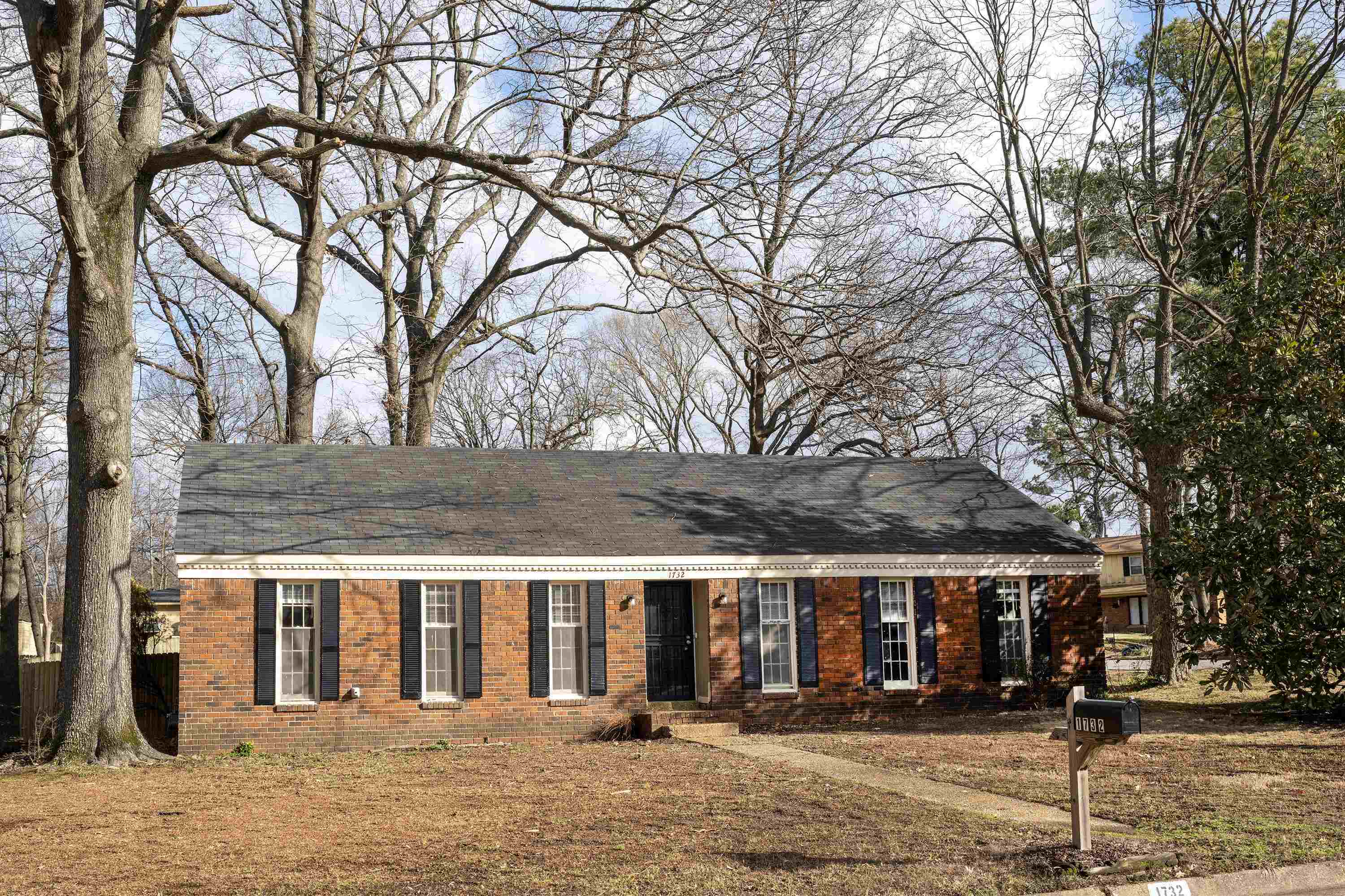 Property Photo: 1732 Santa Clara Ave TN 38116