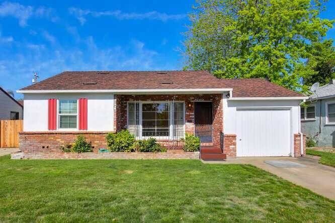 Property Photo:  5628 Bonniemae Way  CA 95824 