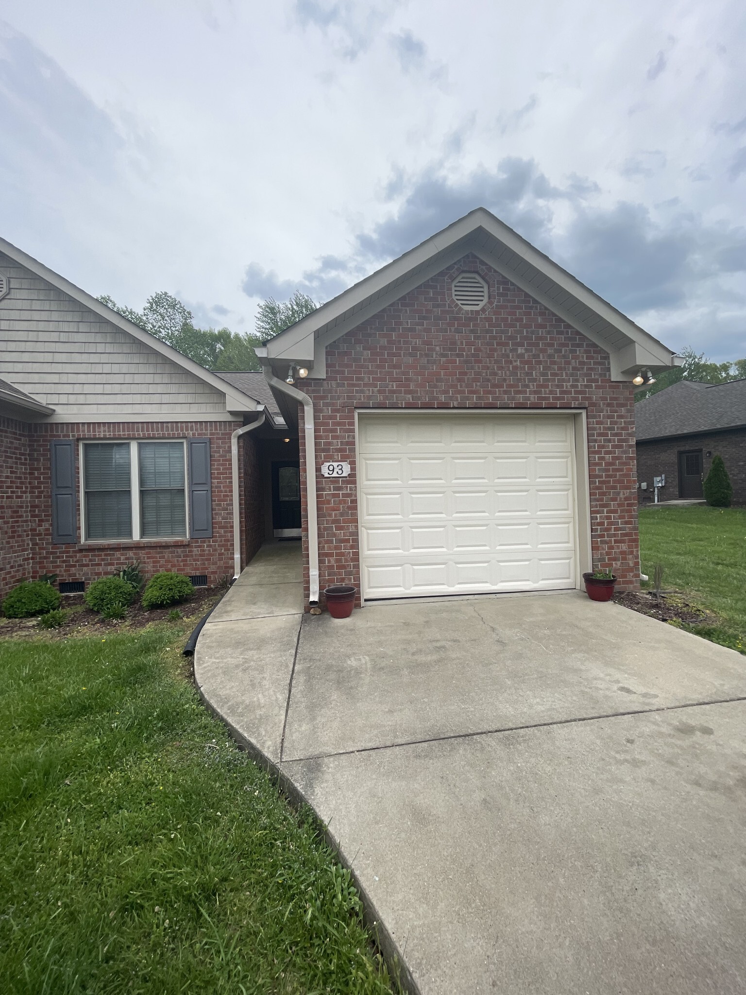 Property Photo: 93 Deerfield Ln TN 37083