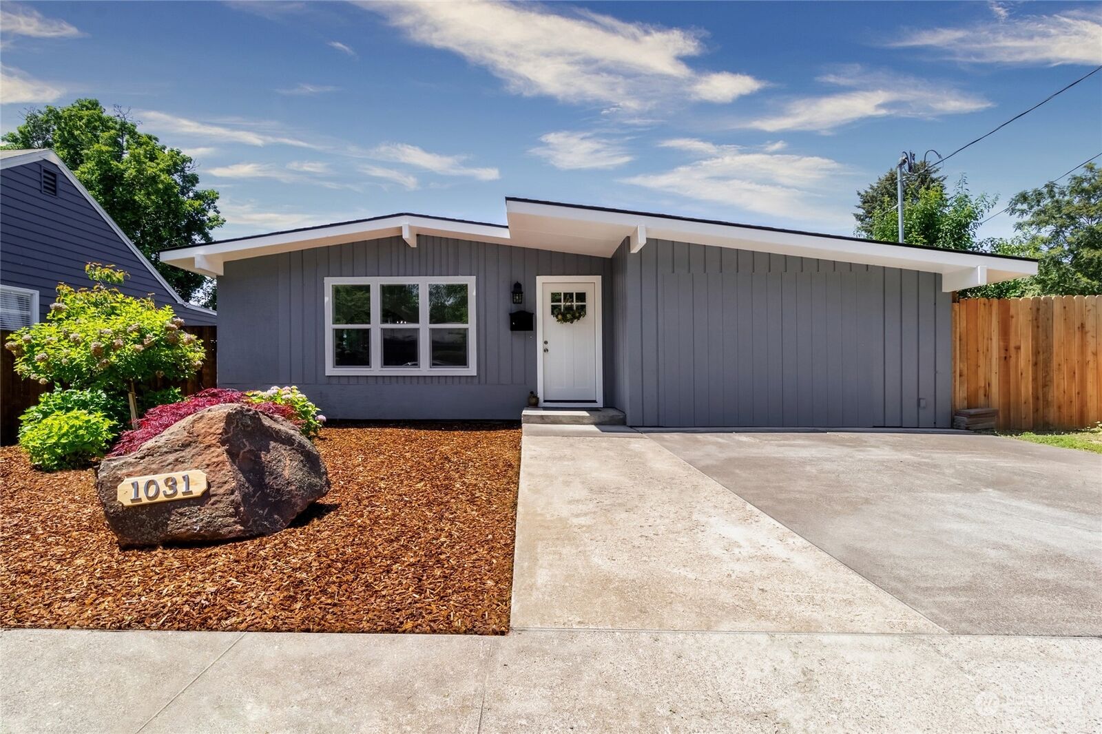 Property Photo: 1031 Pomona Street WA 99362