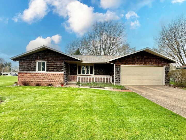 1823 Mayfair Dr  Janesville WI 53545 photo