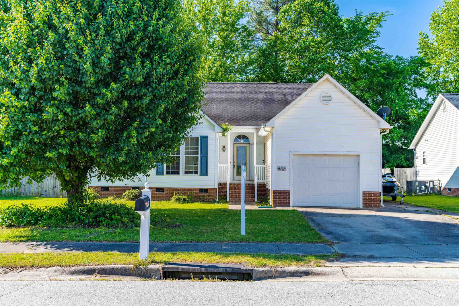 Property Photo: 3921 Cold Harbour Drive NC 27610