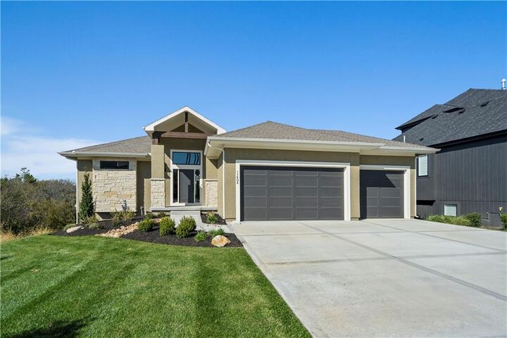 Property Photo: 11606 S Zarda Drive KS 66061