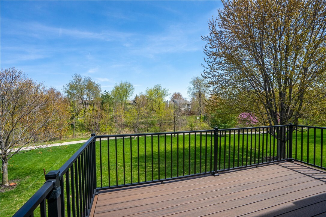 Property Photo: 1609 NW Northwood Drive IA 50023