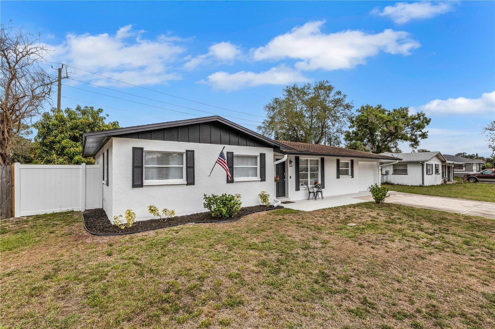 Property Photo:  3240 Tyne Lane  FL 34232 