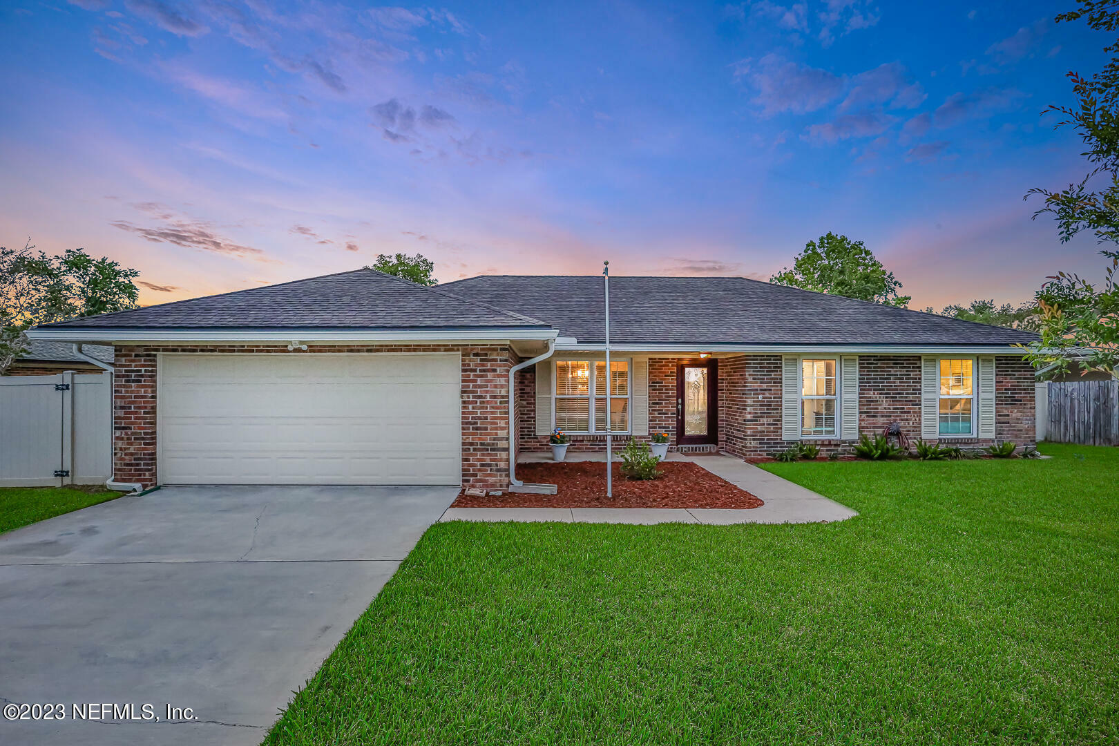 Property Photo:  2450 Camphorwood Court  FL 32065 