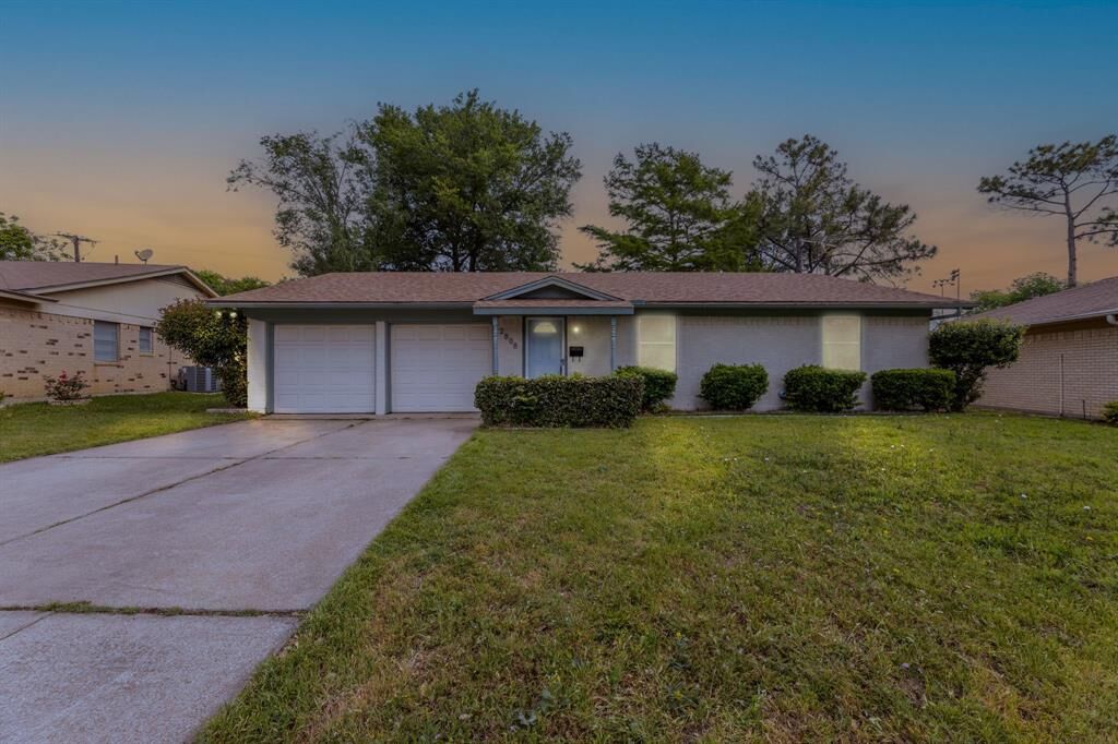 Property Photo: 2808 Shasta Trail TX 76133