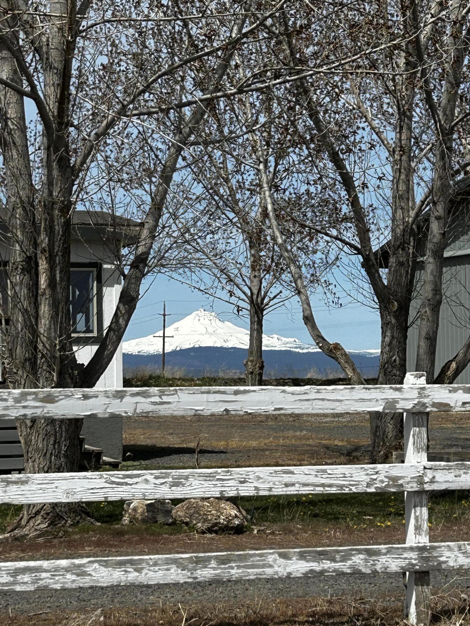 Property Photo: 7401 SW Kent Lane OR 97734
