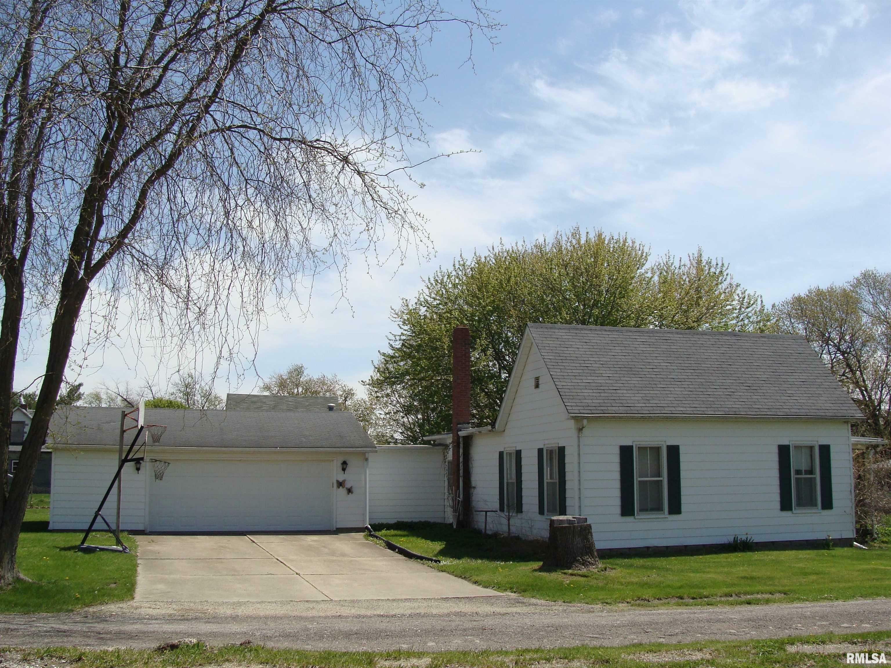 Property Photo:  449 W Fort Street  IL 61531 