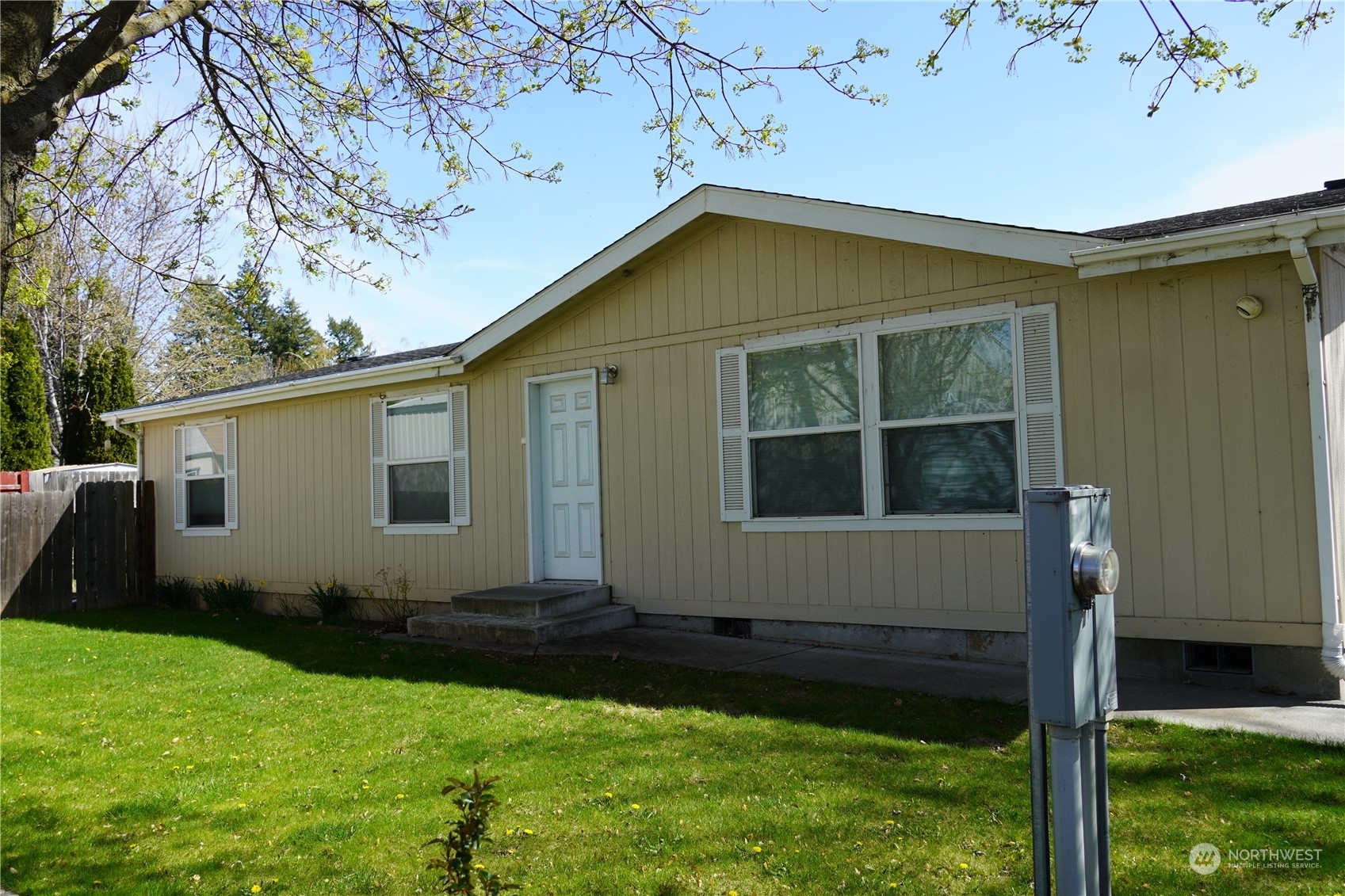 Property Photo:  425 Morrow Street  WA 99361 