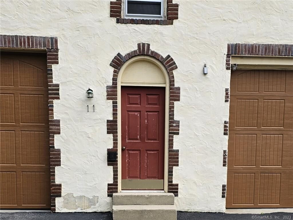 Property Photo:  11 Columbus Avenue 1  CT 06830 
