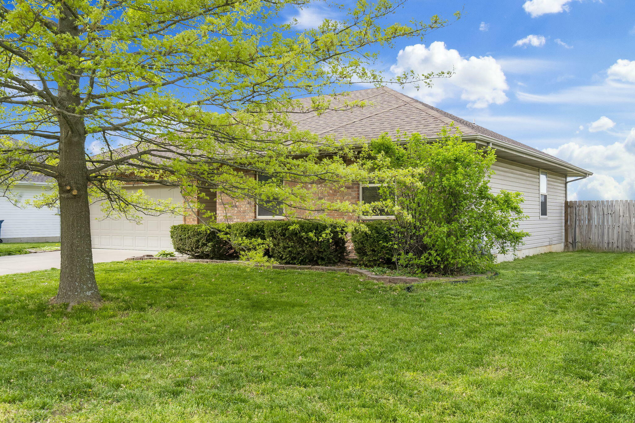 Property Photo:  307 East Pintail Drive  MO 65721 