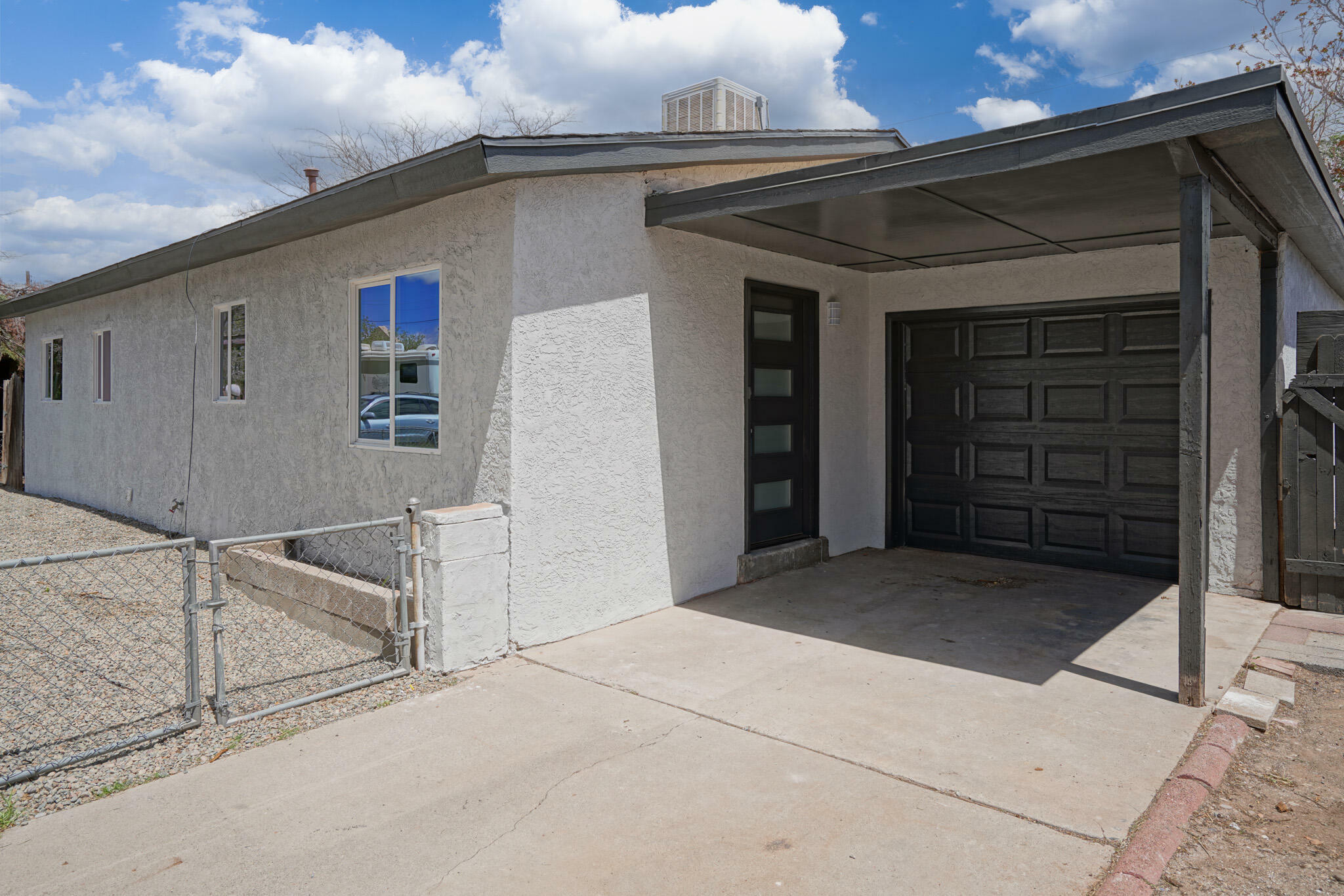 Property Photo:  1004 Mary Ellen Street NE  NM 87112 