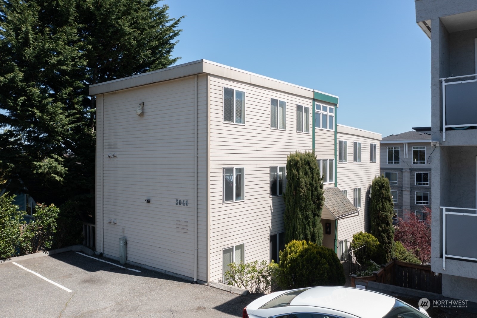 Property Photo: 3040 SW Avalon Way WA 98126
