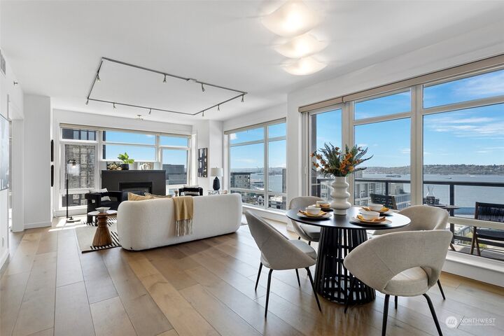 Property Photo:  2801 1st Avenue 1109  WA 98121 