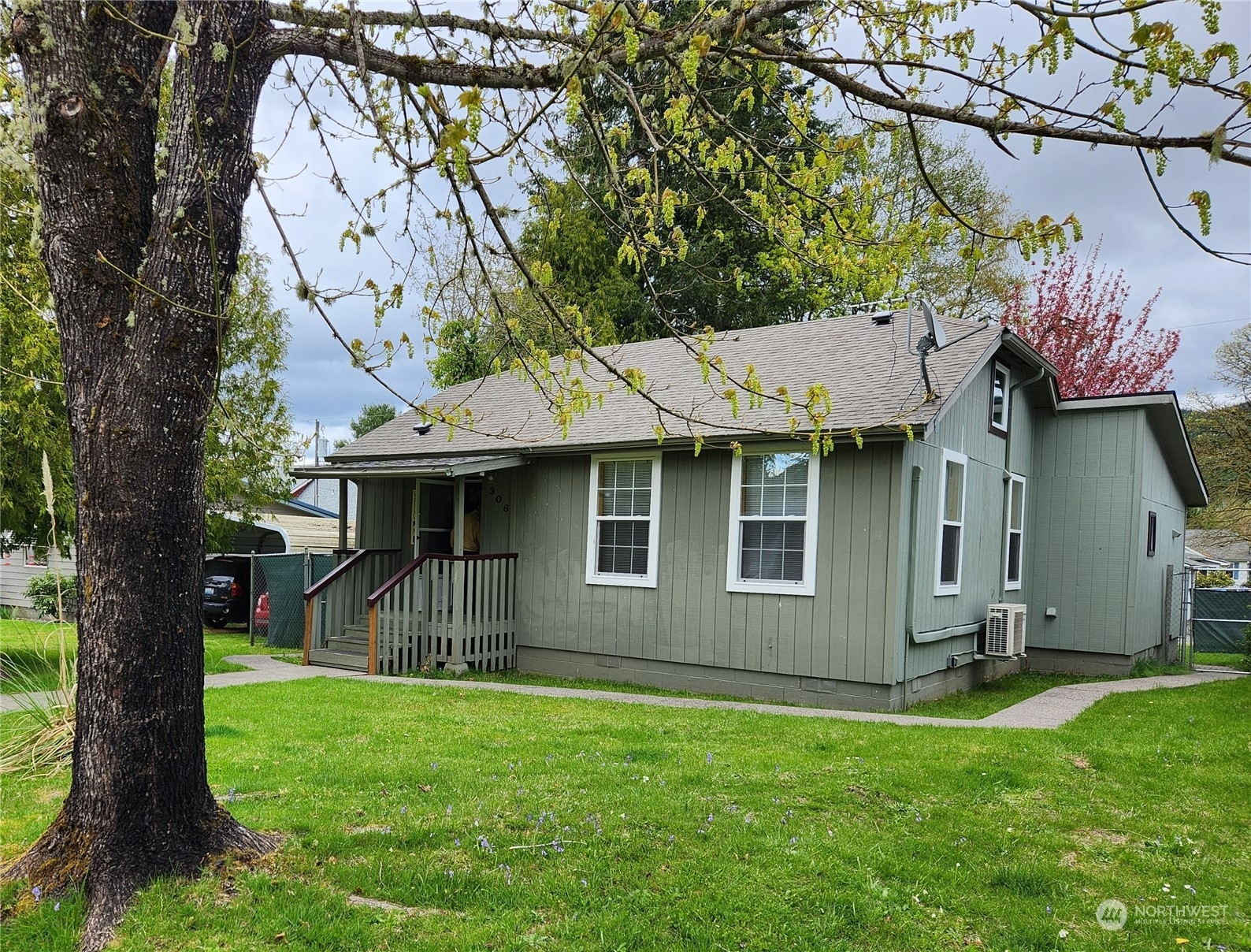 Property Photo:  306 Taylor Street  WA 98581 