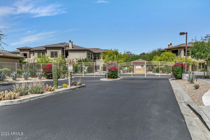 Property Photo: 33575 N Dove Lakes Drive 2047 AZ 85331