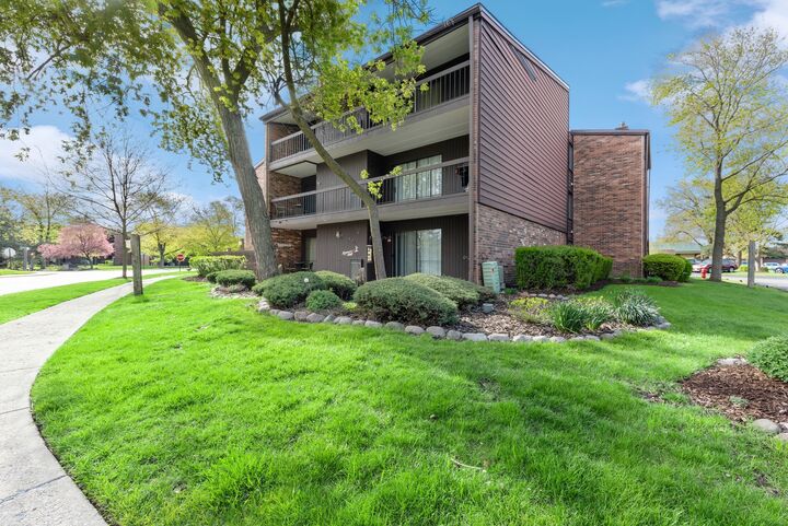 14525 Walden Court M4  Oak Forest IL 60452 photo