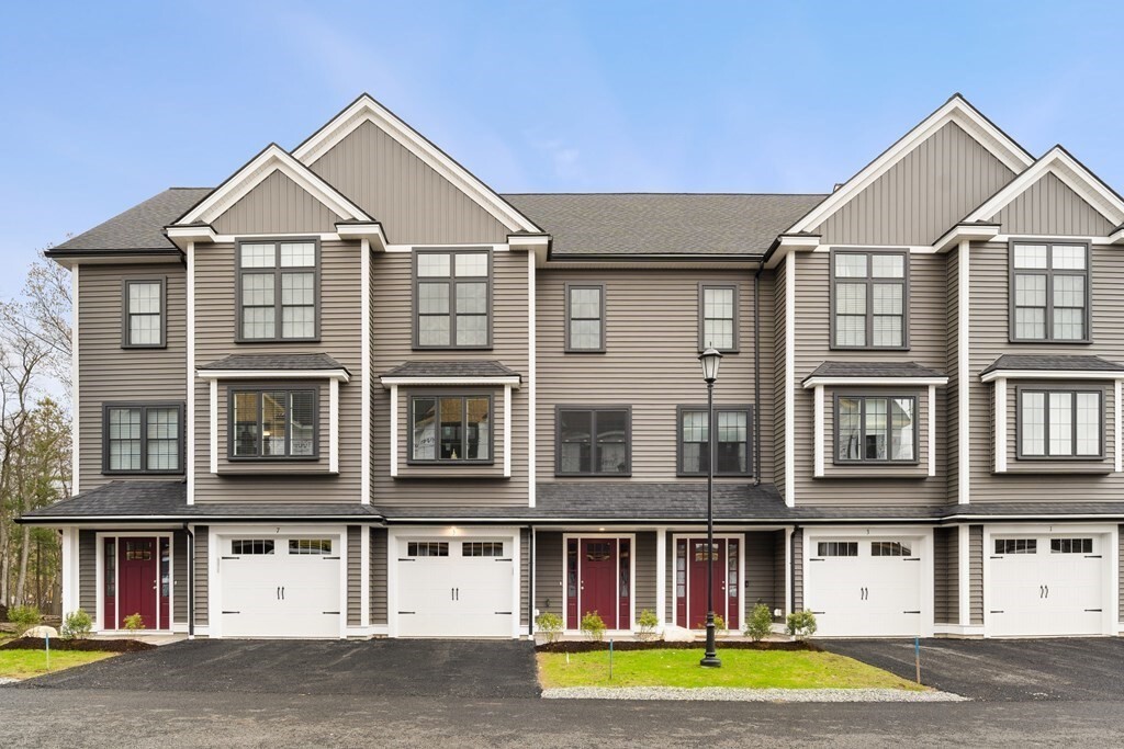 Property Photo: 168 Lowell St 32 MA 01887
