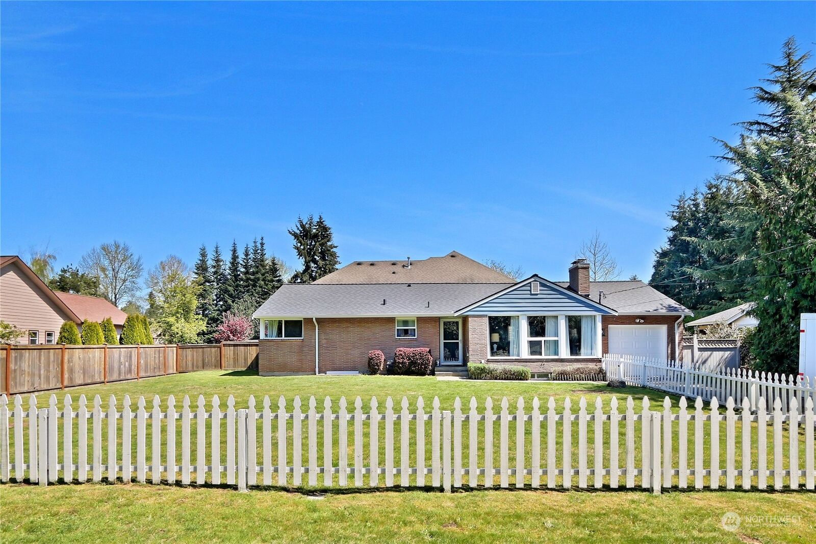 Property Photo:  1800 Jones Avenue NE  WA 98056 