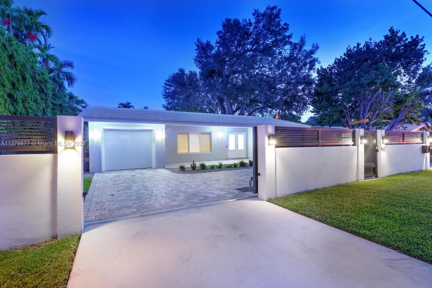 Property Photo:  932 Bird Rd  FL 33146