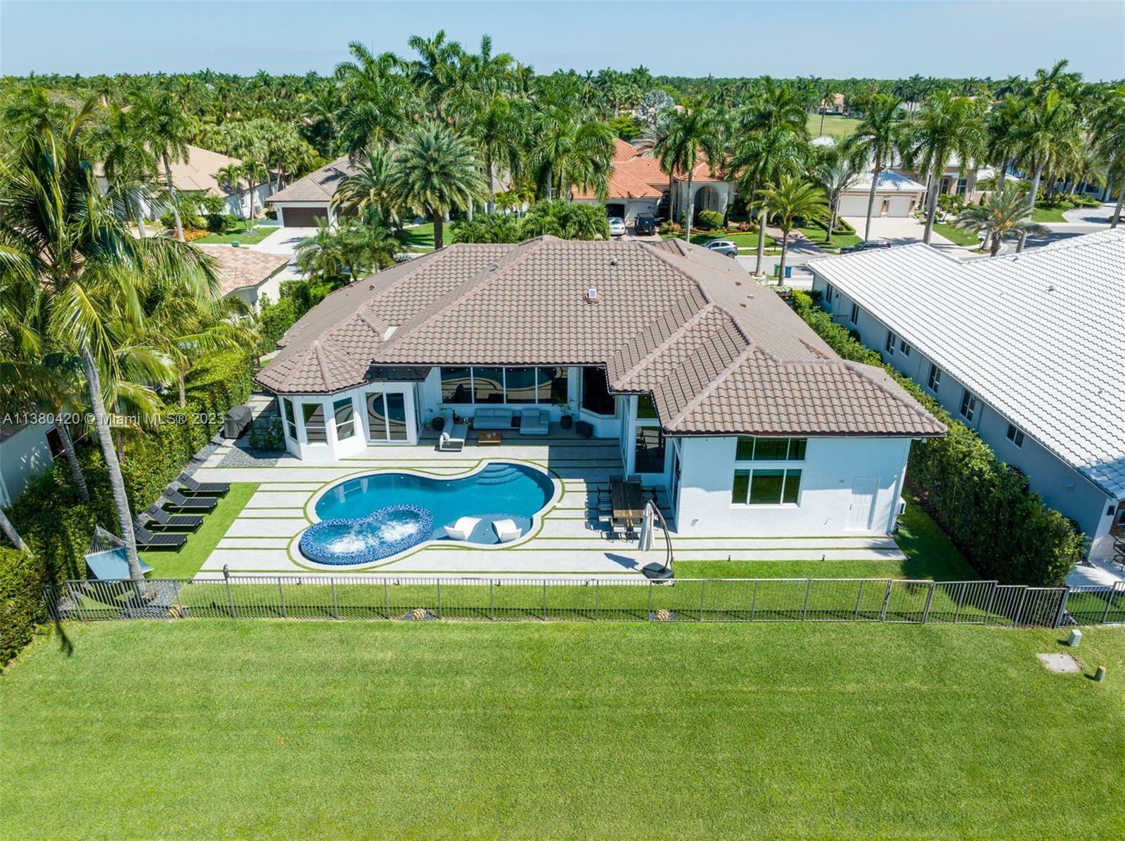 Property Photo: 2529 Poinciana Dr FL 33327