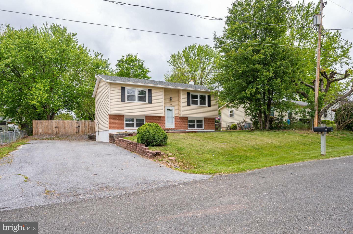 Property Photo: 7755 Pleasant View Avenue VA 22645