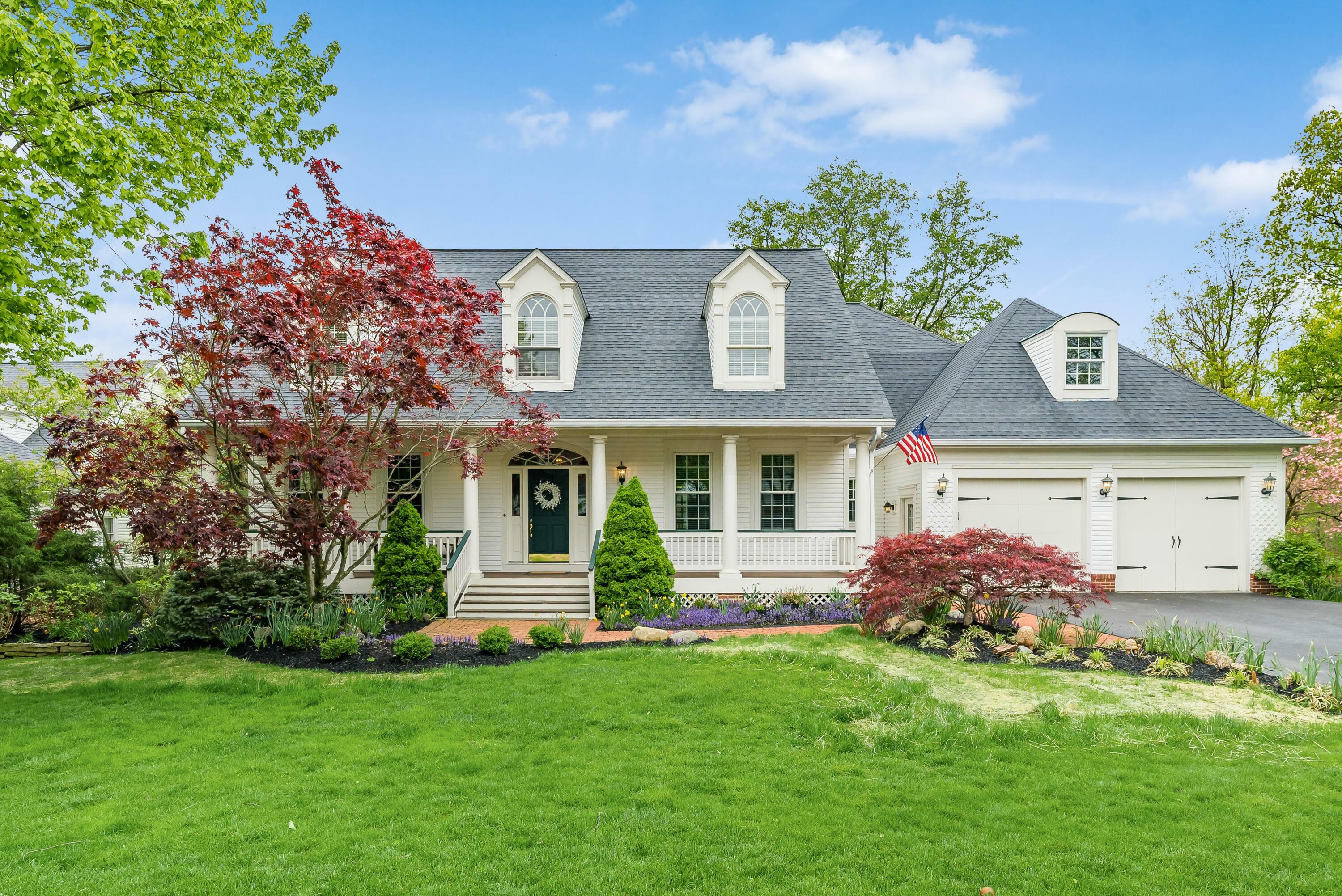 Property Photo: 5087 Oakmont Place OH 43082