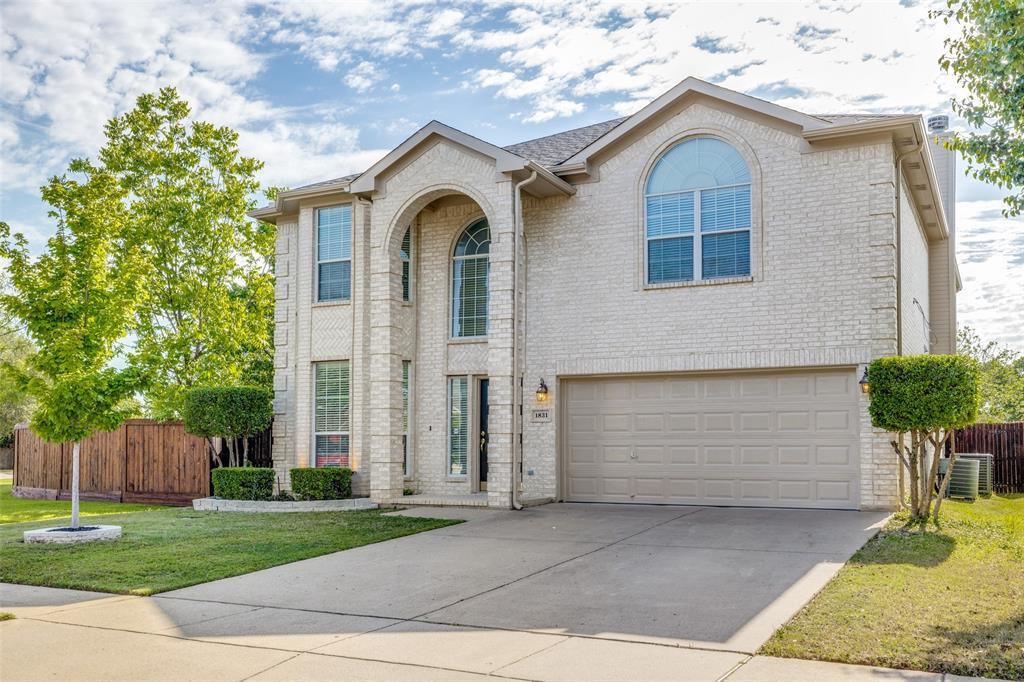 Property Photo: 1831 Woodchase Drive TX 76120