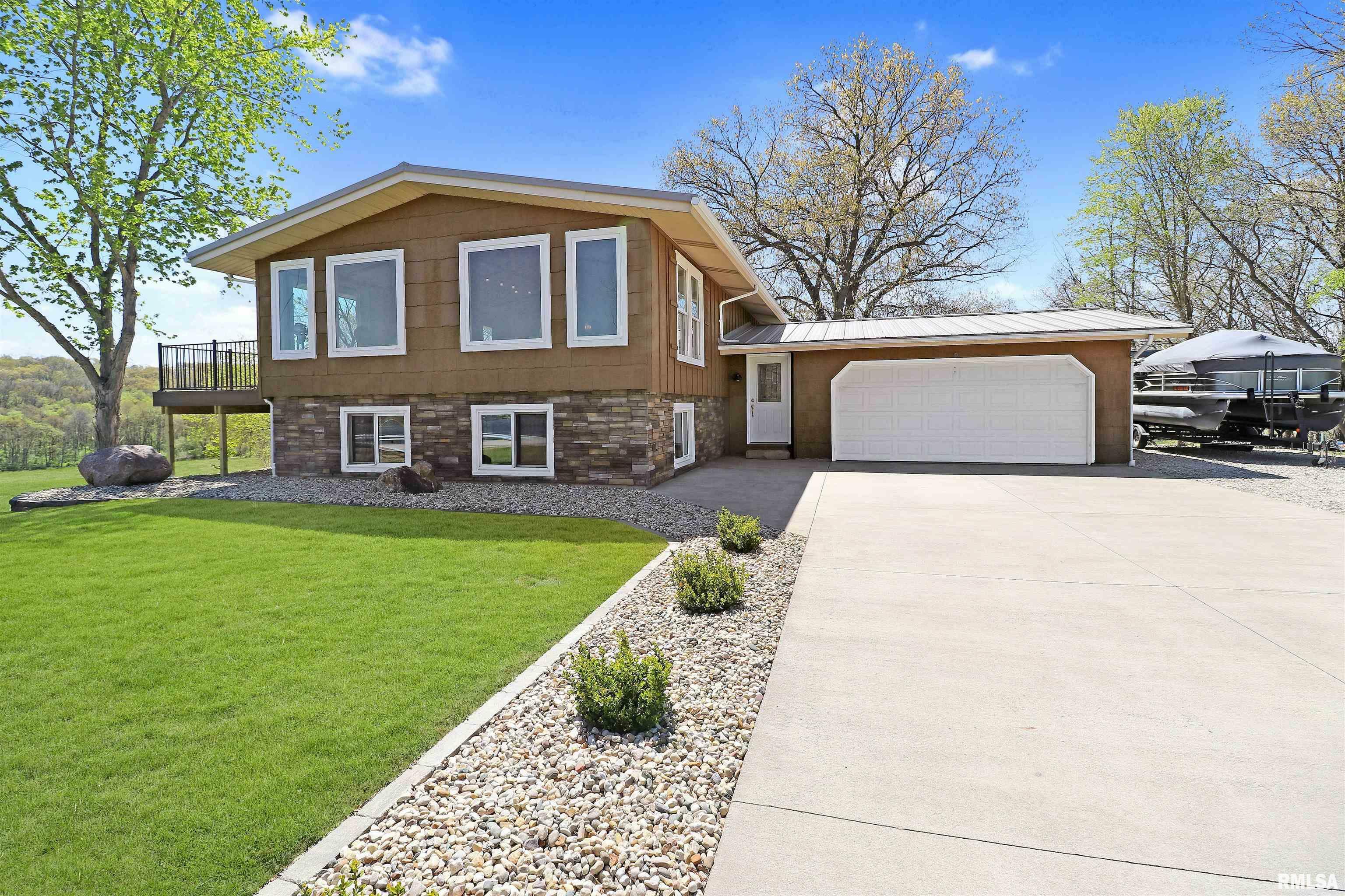 Property Photo: 3202 Oak Run Drive IL 61428