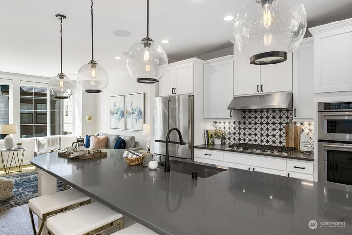 Property Photo: 2111 9th Avenue W 22 WA 98119