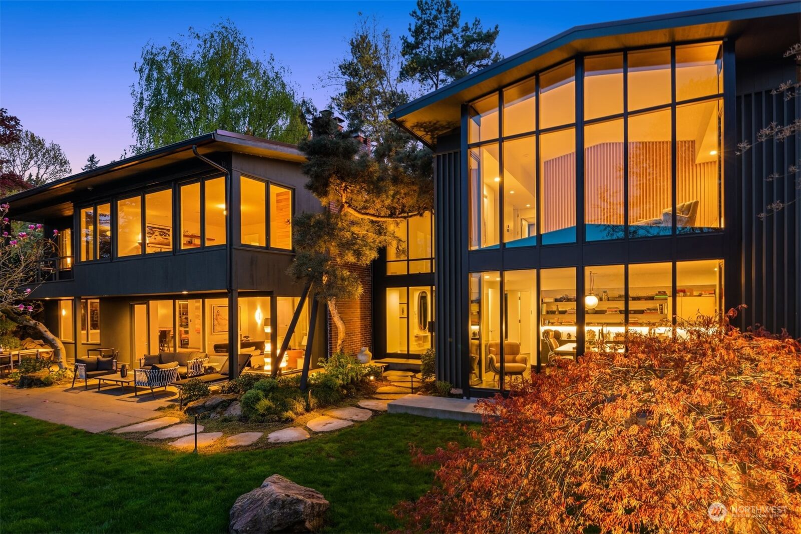 4 bed Seattle home for sale 2328 Delmar Drive E, Seattle, WA 98102