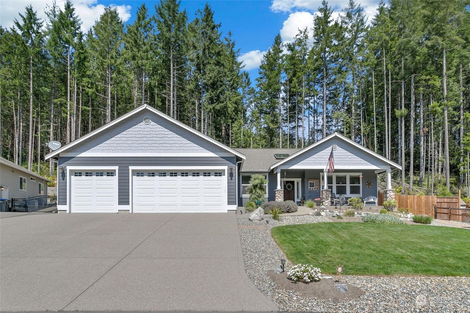 Property Photo: 215 SW Teal Court WA 98367