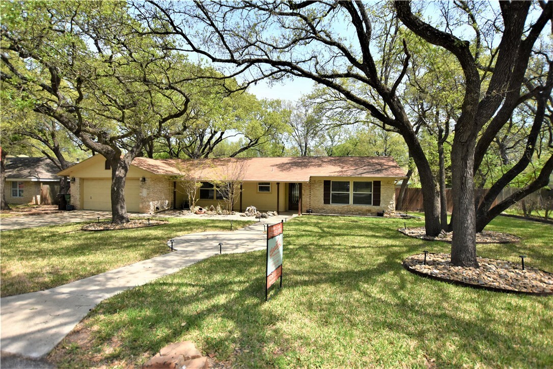 Property Photo:  13107 Stillforest Street  TX 78729 