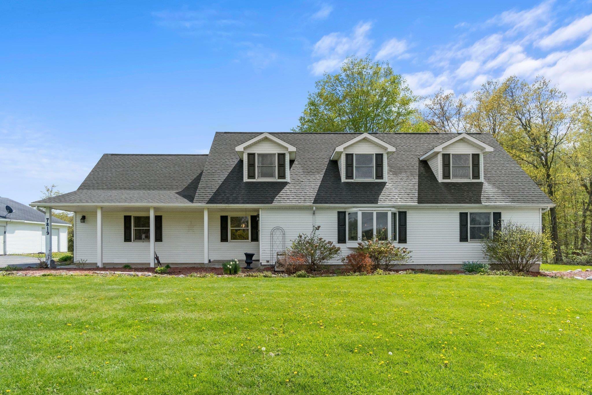 Property Photo: 7819 Greenwell Road IN 46723-9014