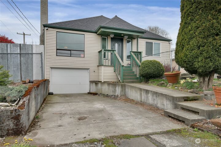 Property Photo:  1503 SW 104th Street  WA 98146 
