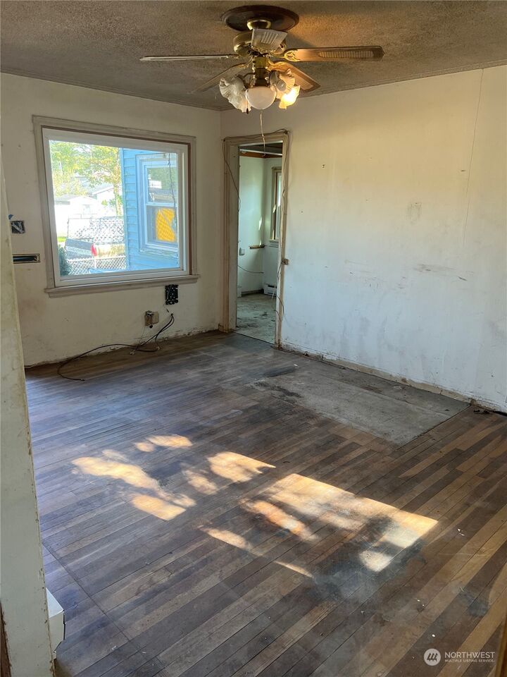 Property Photo: 7345 16th Avenue SW WA 98106