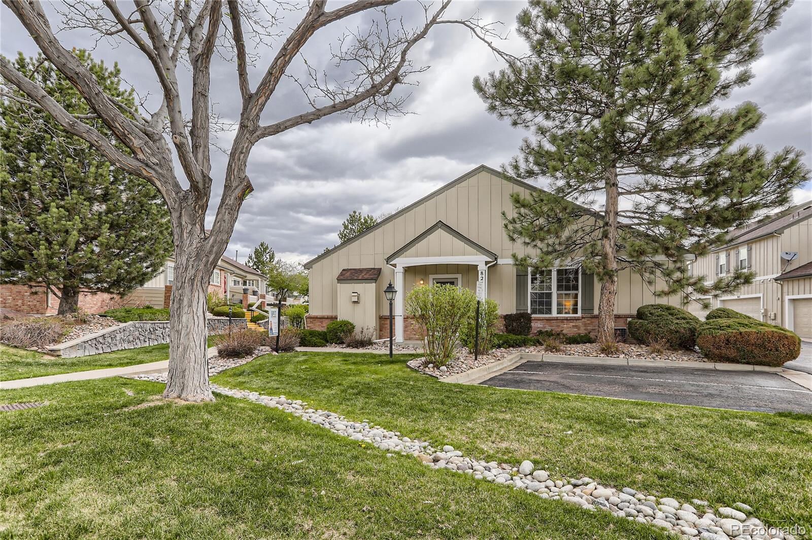 Property Photo:  827 S Evanston Circle  CO 80012 