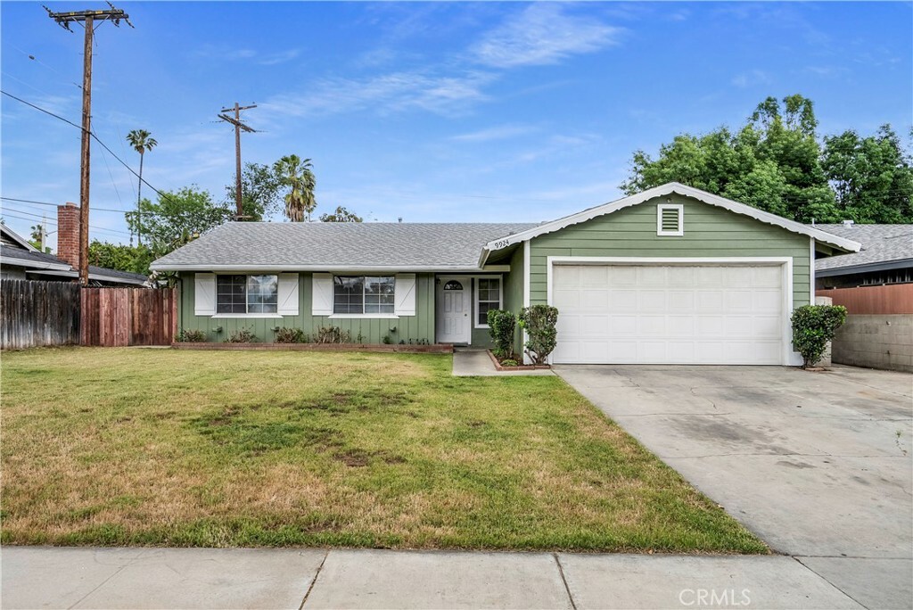 Property Photo:  9924 Bella Vista Drive  CA 92503 