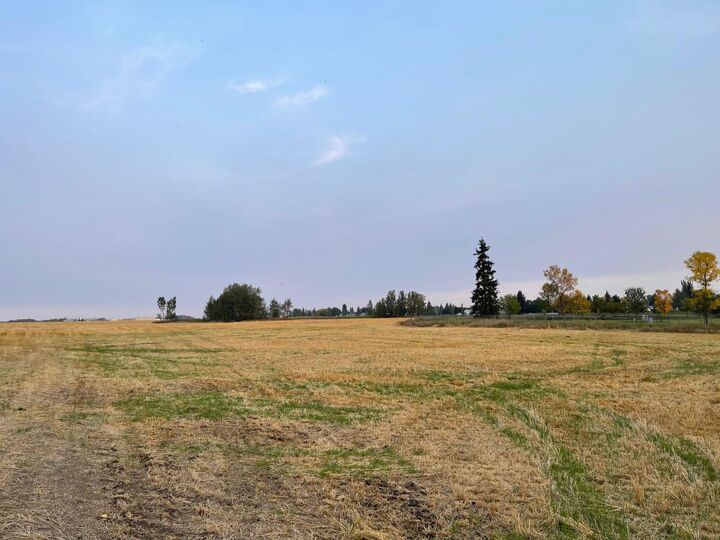 Property Photo: 4204711sw&Amp420472 833 Hwy North AB T4V 4Z8