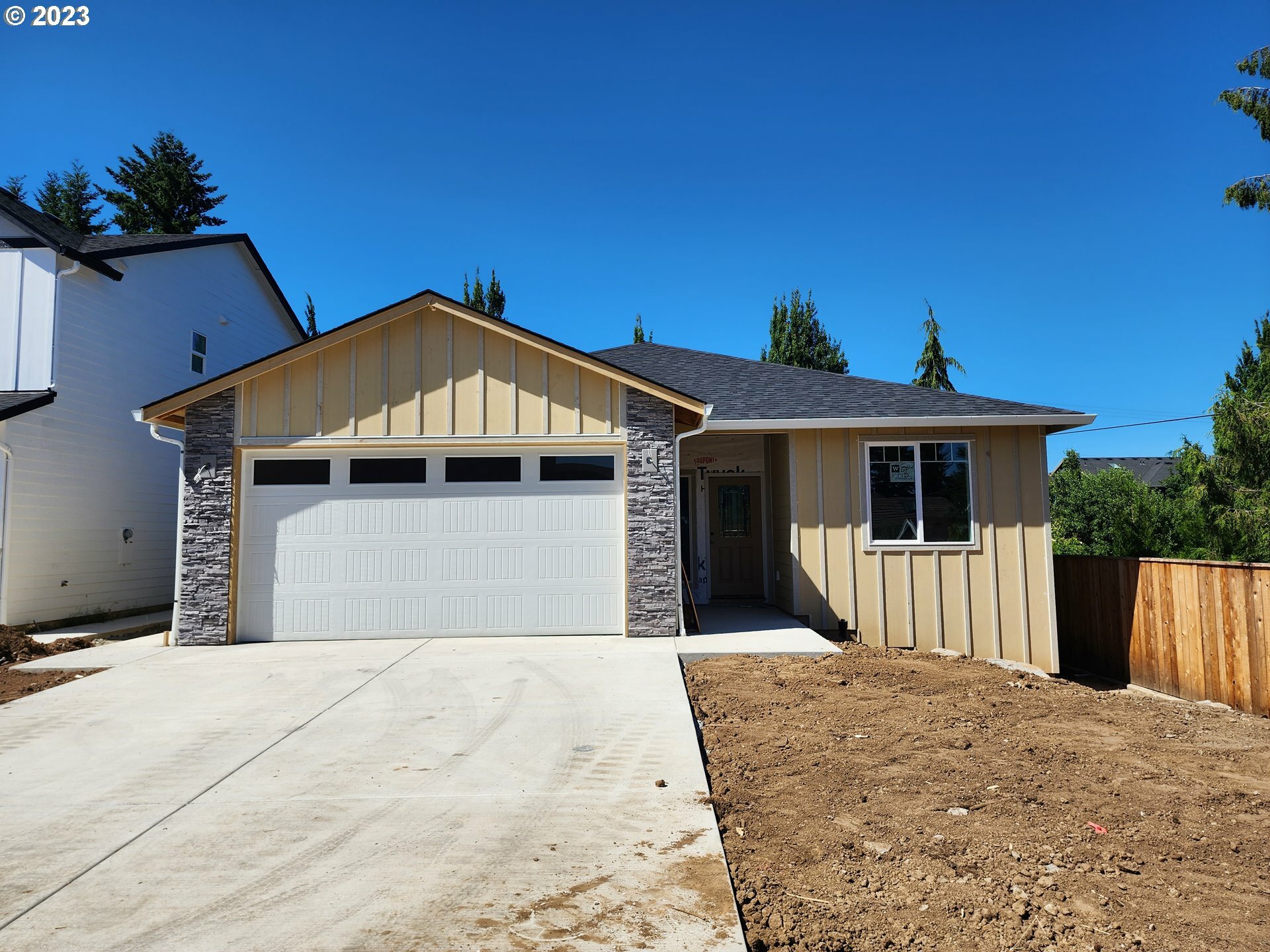 Property Photo:  10811 NW 14th Pl  WA 98685 